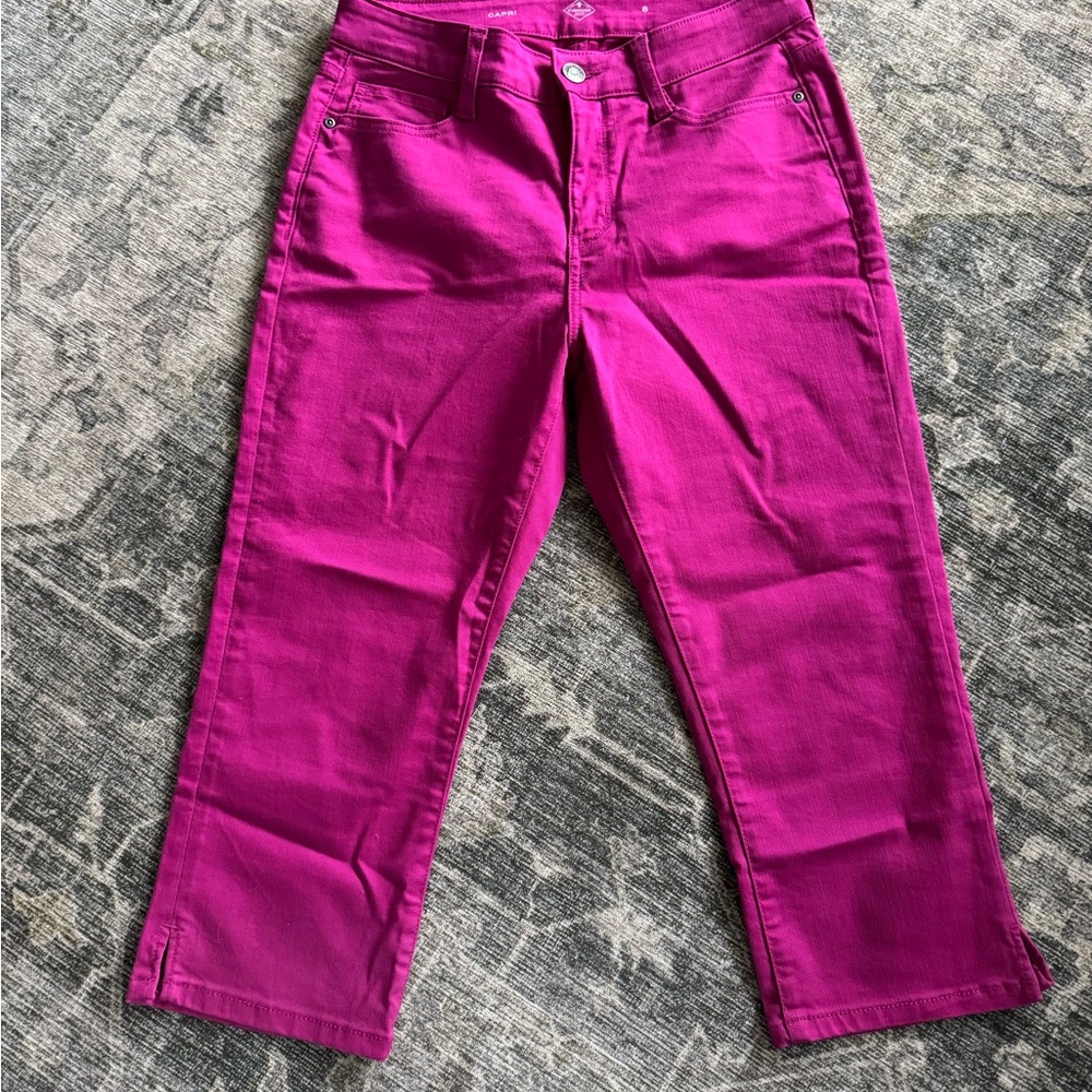 St. John's Bay Fuchsia Capri Pants